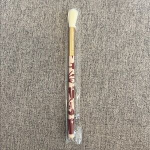 NEW! SLMISSGLAM
Large Fluffy Bird Blending Brush